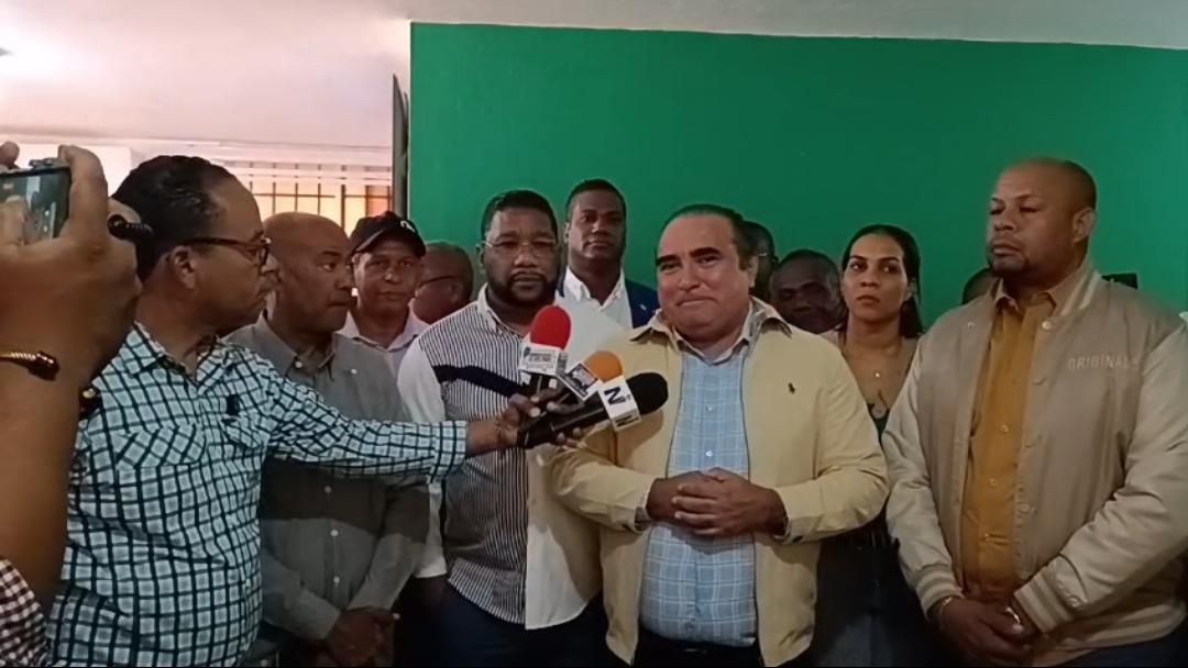 Víctor Pavón denuncia incapacidad de la gestión de Betty Gerónimo para combatir la crisis sanitaria en Santo Domingo Norte.