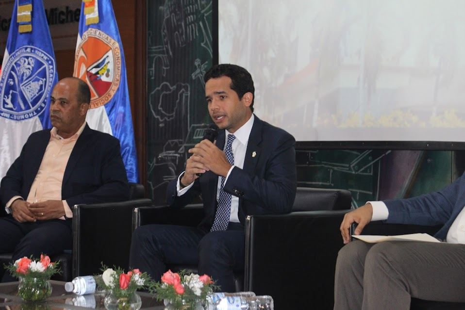 UASD realiza conversatorio sobre indexación salarial automática