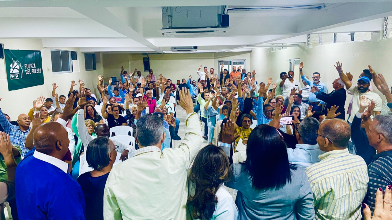 Fuerza del Pueblo juramenta su Dirección Ejecutiva Municipal en Santiago