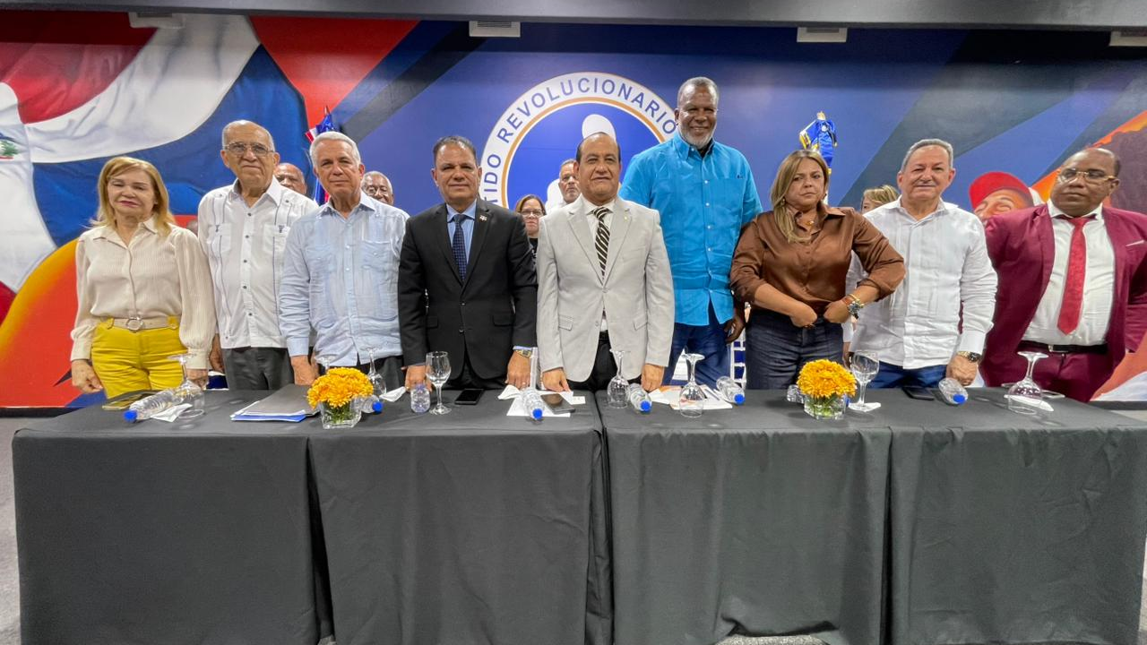 Asemsor solicita a Luis Abinader aceptar la presidencia del PRM