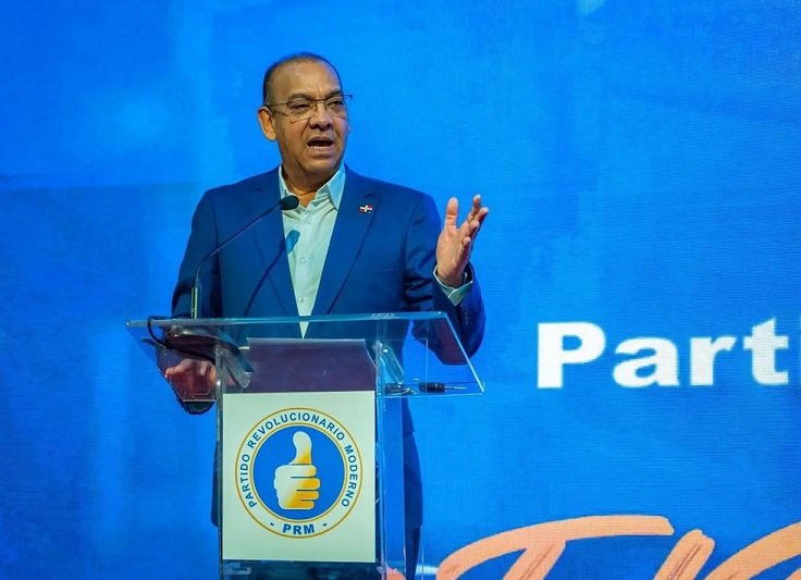 Deligne Ascención destaca fortaleza de República Dominicana ante incertidumbre global