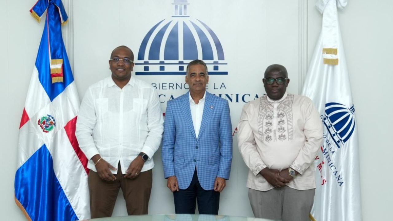 República Dominicana y Surinam exploran cooperación en hidrocarburos