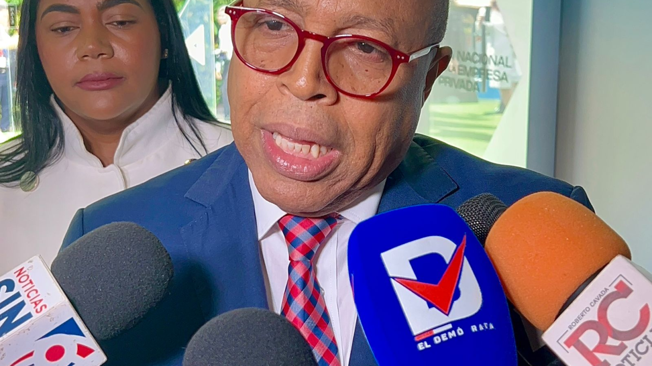 Pacheco llama a la moderación en el PRM mientras crece tensión por mandatos hasta 2028