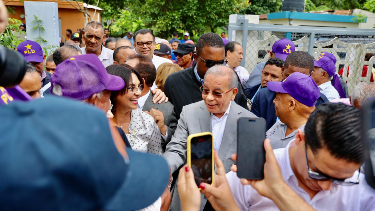 Danilo califica de sospechosa suspensión de encuestas por la JCE
