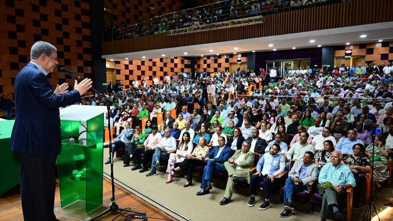 Leonel acusa al PRM de anteponer política al interés nacional